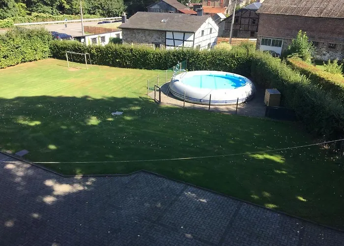 Vakantiehuis A Large Family House Stavelot